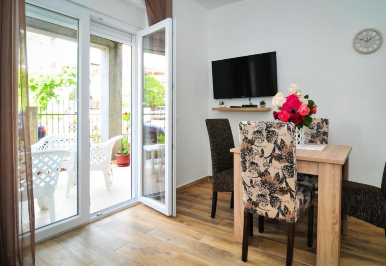 Apartmani Bekonja Tivat Exterior photo